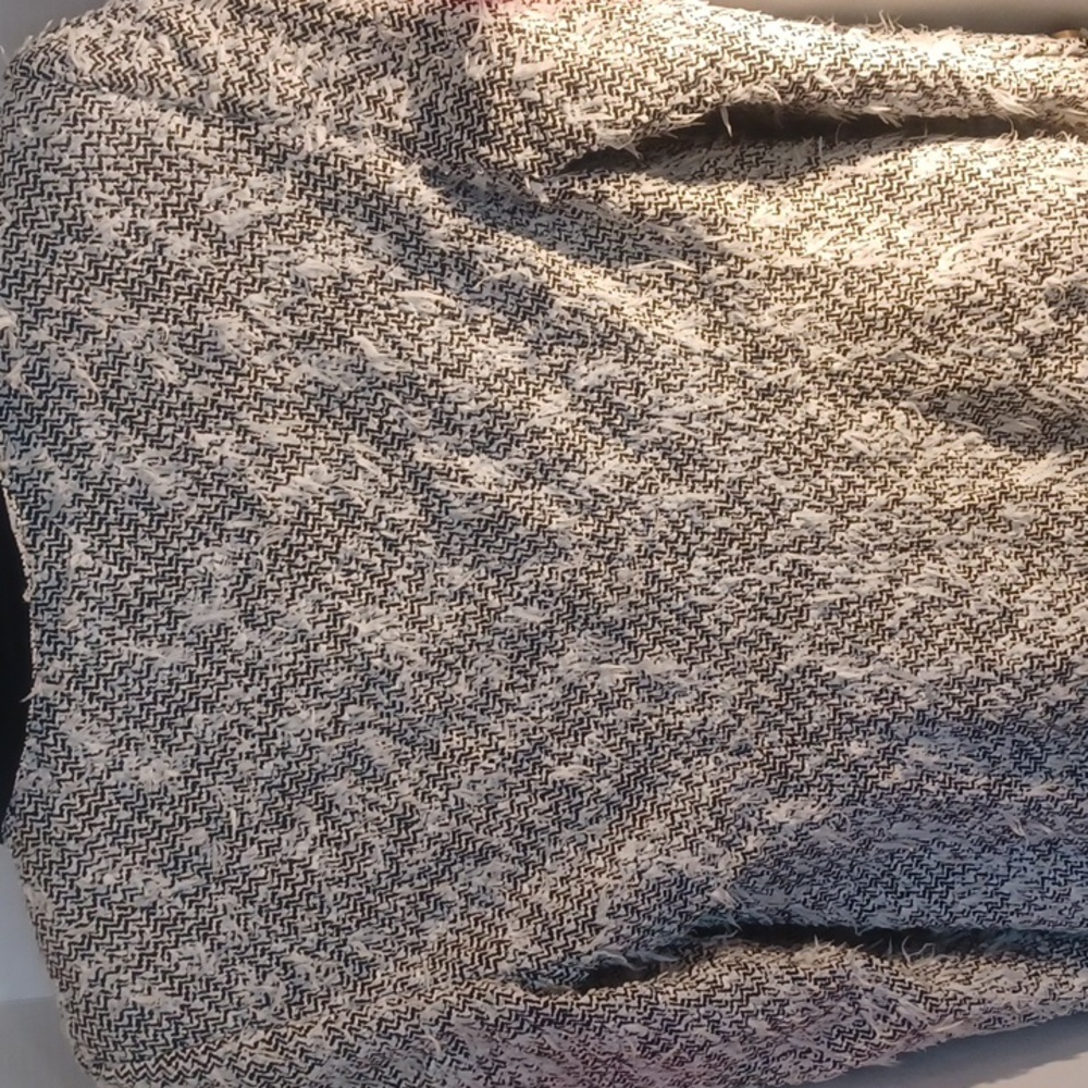 ESCADA - Picture 6 of 6